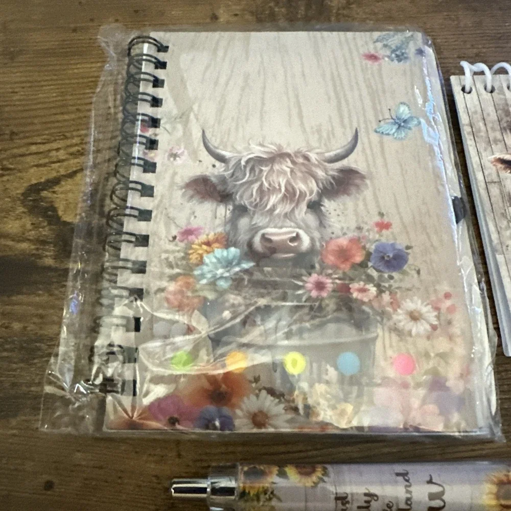 Highland Cow Floral Mini Notebook and Pen 3 piece Set NIB